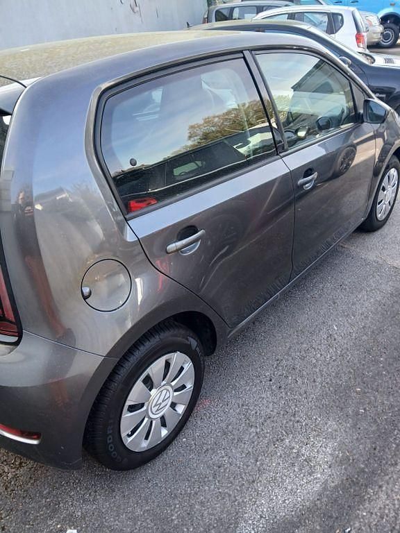 Usado VW up! Basis 65 HP (47 kW) 2023 Cinzento Citadino