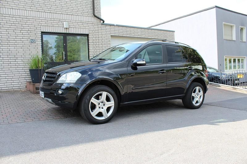 Schwarz Gebraucht 2006 Mercedes ML320 AMG SUV | 7.600 € - Bild 1/4