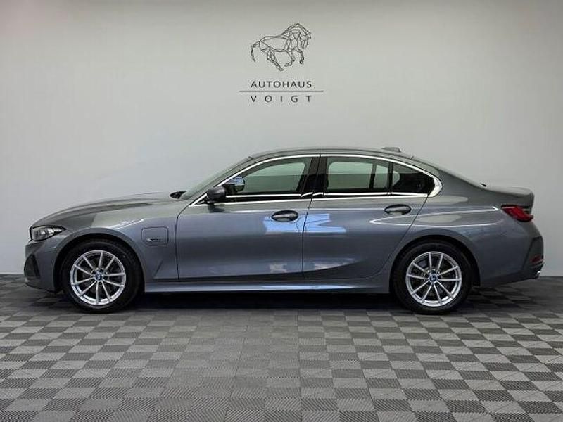 Gebraucht BMW 320e Shadowline 204 PS (150 kW) 2022 Grau Limousine
