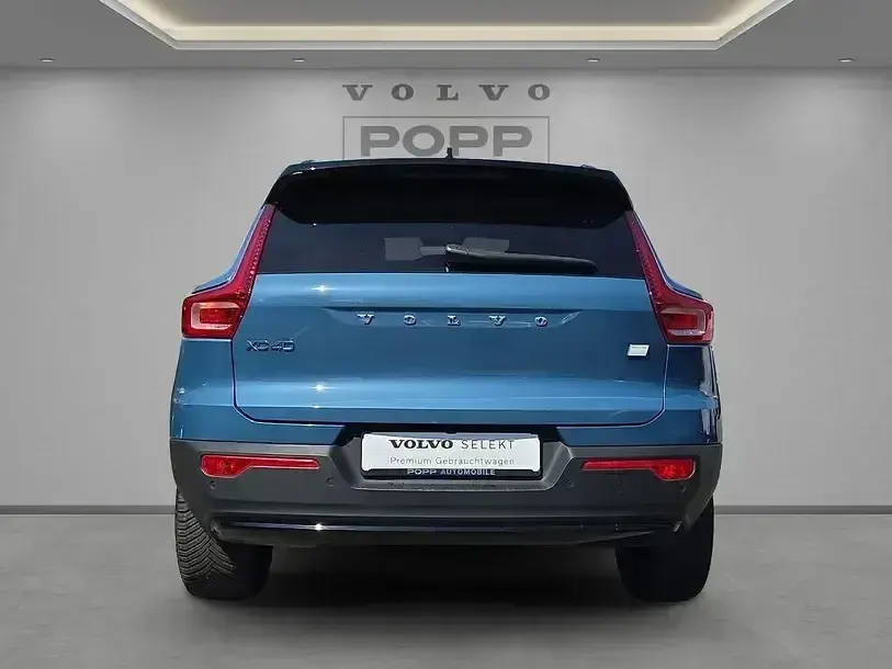 Gebraucht Volvo XC40 Plus 169 kW (231 PS) 2023 Fjord blue / metallic SUV