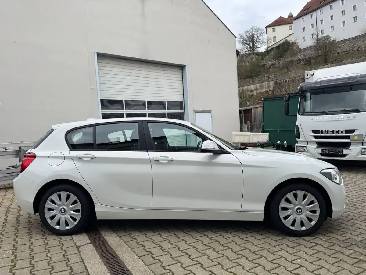 Gebraucht BMW 114 102 PS (75 kW) 2014 Weiß Kleinwagen