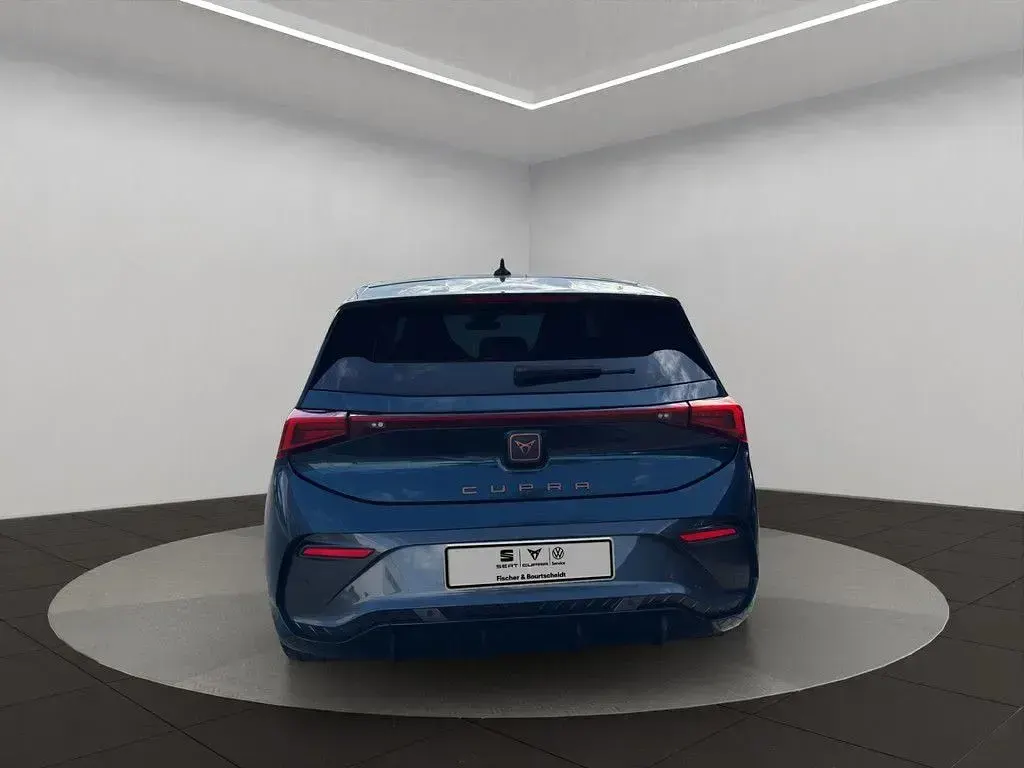 Gebraucht Cupra Born 150 kW (204 PS) 2022 Aurorablau Kleinwagen