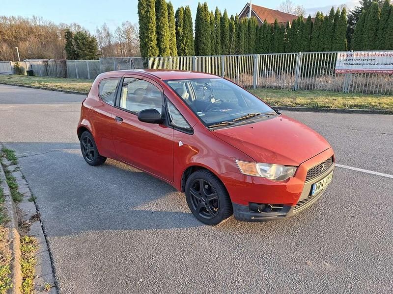 Gebraucht Mitsubishi Colt 75 PS (55 kW) 2009 Rot Kleinwagen