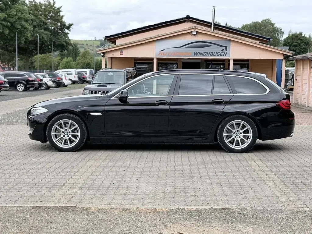 Gebraucht BMW 520 184 PS (135 kW) 2011 Schwarz Kombi