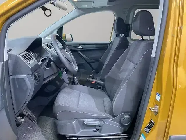 Usata VW Caddy 150 CV (110 kW) 2017 Giallo Monovolume