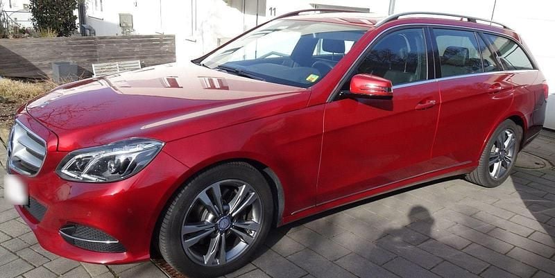 Gebraucht Mercedes E350 Avantgarde 258 PS (189 kW) 2016 Rot Kombi