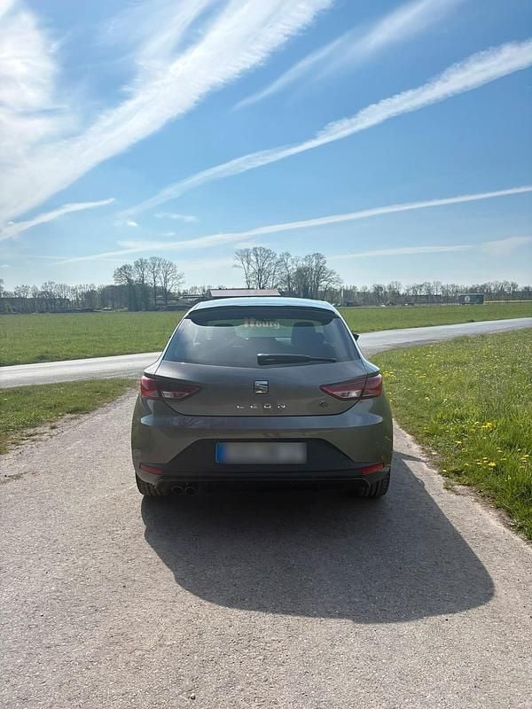 Usata Seat Leon FR 125 CV (91 kW) 2015 Grigio Coupé