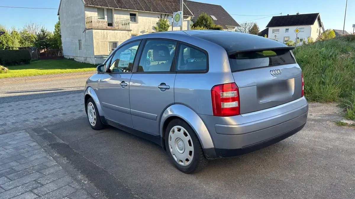 Second-hand Audi A2 75 CP (55 kW) 2004 Argintiu Hatchback