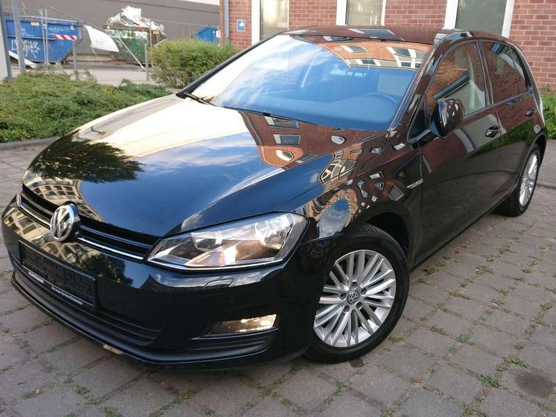 Schwarz Gebraucht 2014 VW Golf Cup Limousine | 13.999 € (Teuer) - Bild 1/4