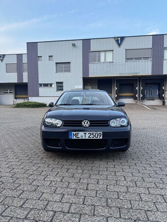 Blau Gebraucht 1998 VW Golf IV Limousine | 1.799 € (Guter Preis) - Bild 1/4