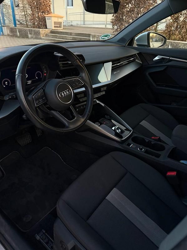 Gebraucht Audi A3 Advanced 149 PS (109 kW) 2022 Grau Limousine