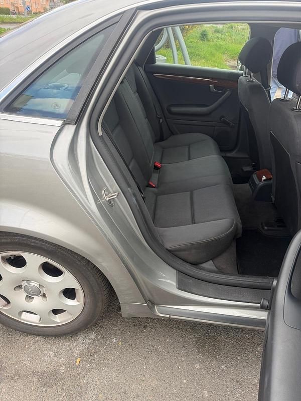 Gebraucht Audi A4 175 PS (128 kW) 2004 Grau Limousine