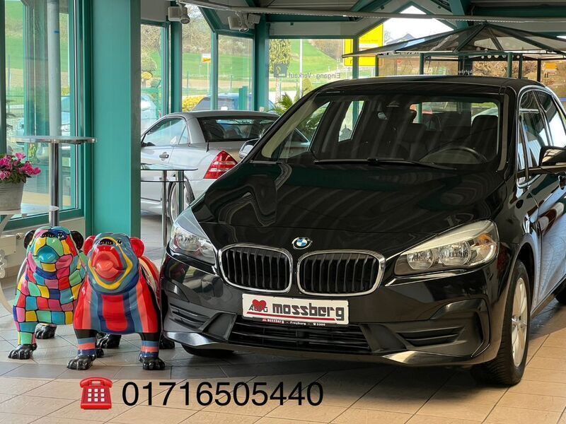 Schwarz Gebraucht 2021 BMW 216 Active Tourer Performance Van / Kleinbus | 13.880 € - Bild 1/4