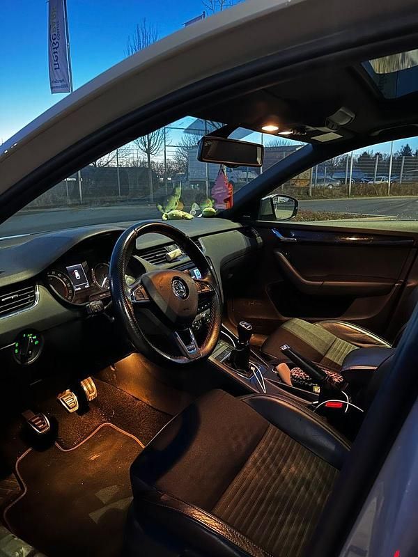Gebraucht Skoda Octavia RS 184 PS (135 kW) 2014 Grau Kleinwagen