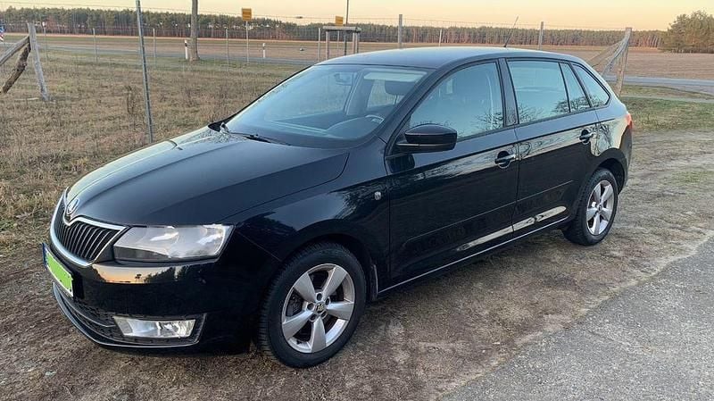 Gebraucht Skoda Rapid Ambition 105 PS (77 kW) 2015 Schwarz Kleinwagen
