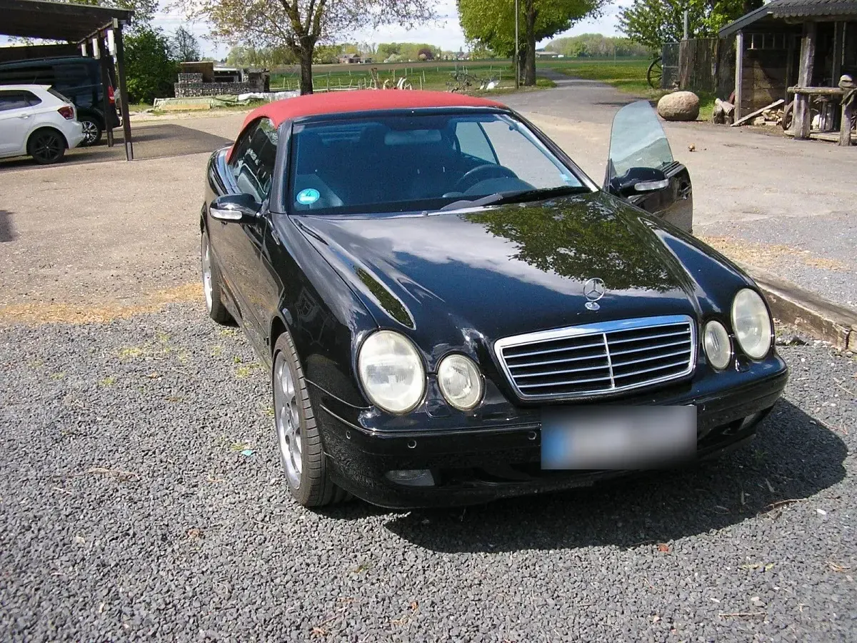 Gebraucht Mercedes CLK230 Avantgarde 197 PS (144 kW) 2001 Schwarz Cabrio