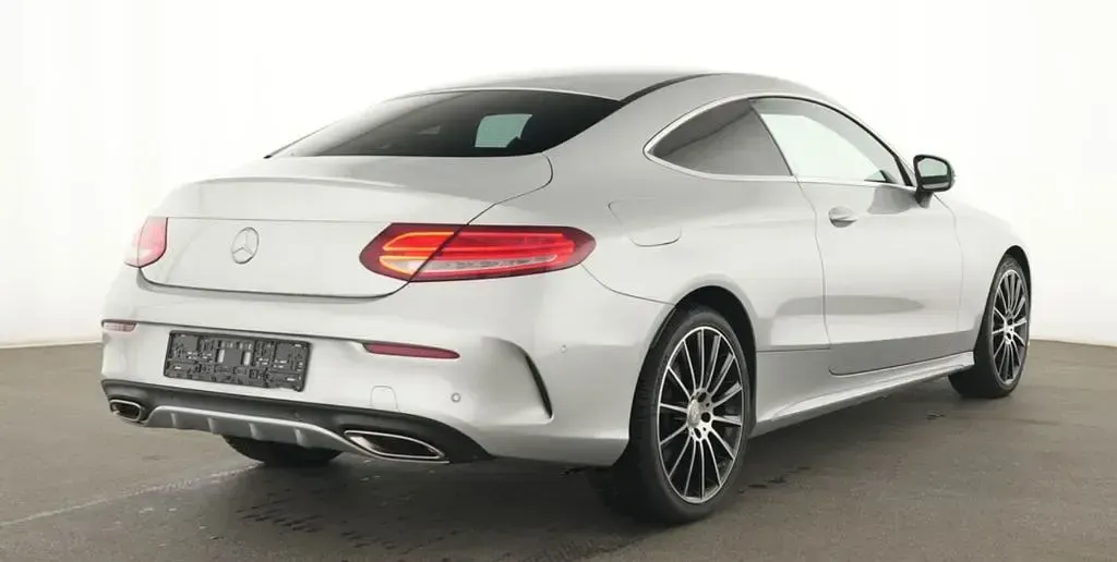 Gebraucht Mercedes C200 Edition 184 PS (135 kW) 2016 Iridiumsilber (metallic) Coupé