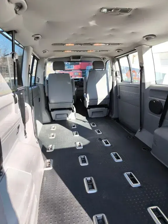 Gebraucht VW T5 170 PS (125 kW) 2004 Grau Van
