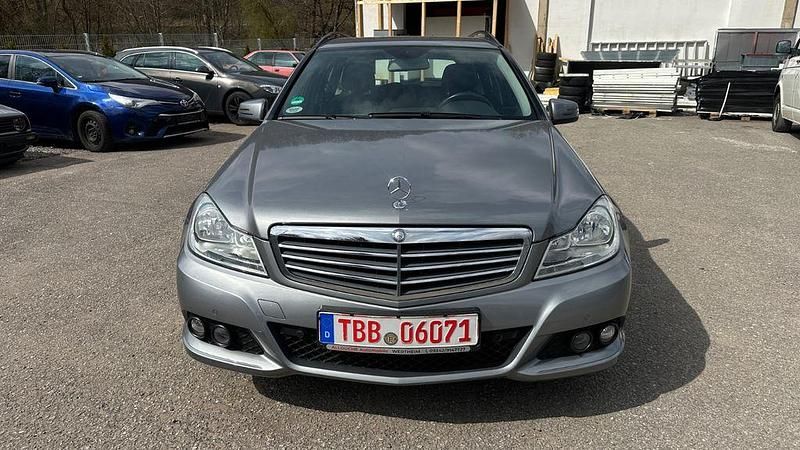 Gebraucht Mercedes C220 170 PS (125 kW) 2012 Grau Kombi