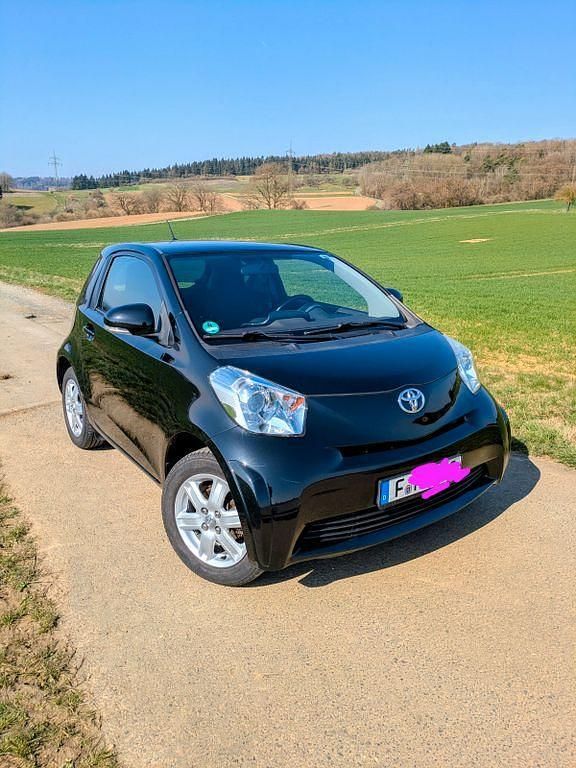 Gebraucht Toyota iQ 68 PS (50 kW) 2010 Schwarz Kleinwagen