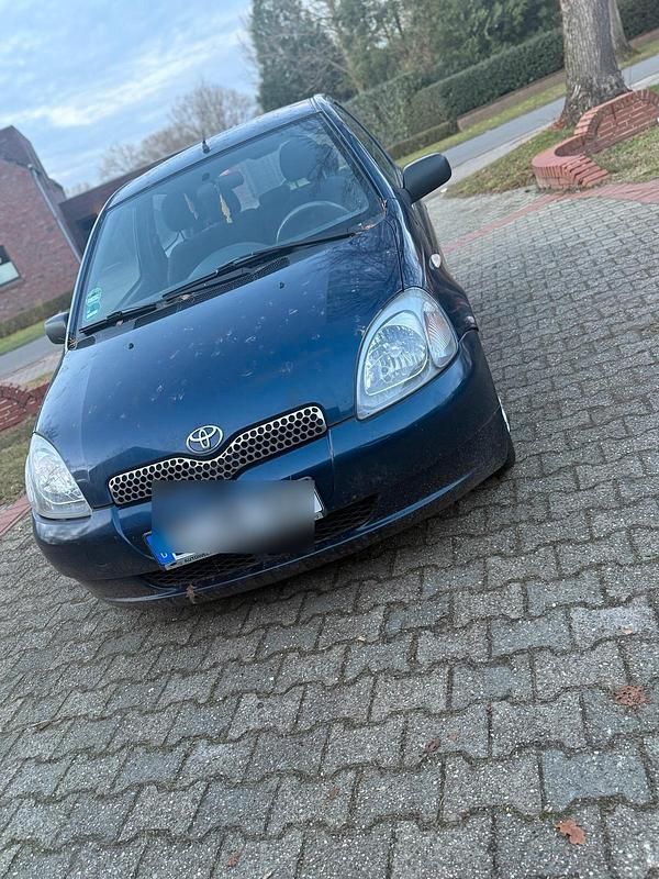 Blau Gebraucht 2002 Toyota Yaris Kleinwagen | 799 € (Fairer Preis) - Bild 1/4