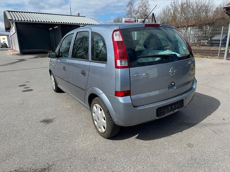 Gebraucht Opel Meriva 101 PS (74 kW) 2003 Silber Van / Kleinbus