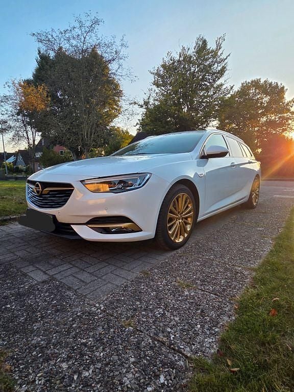 Weiß Gebraucht 2019 Opel Insignia Exklusiv Kombi | 10.950 € (Superpreis) - Bild 1/4