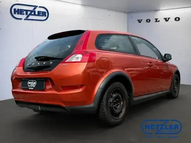 Gebraucht Volvo C30 Kinetic 146 PS (107 kW) 2010 Orange flame metallic / metall Kleinwagen