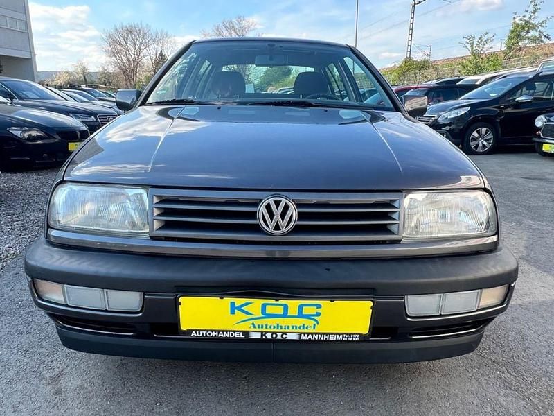 Gebraucht VW Vento 75 PS (55 kW) 1993 Braun Limousine