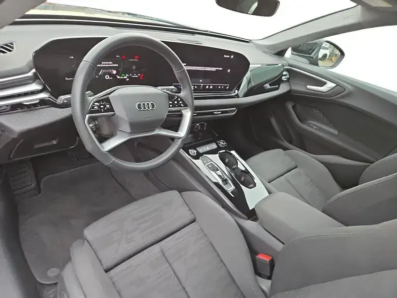 Gebraucht Audi A5 Sport 204 PS (150 kW) 2025 Mythosschwarz metallic Kombi
