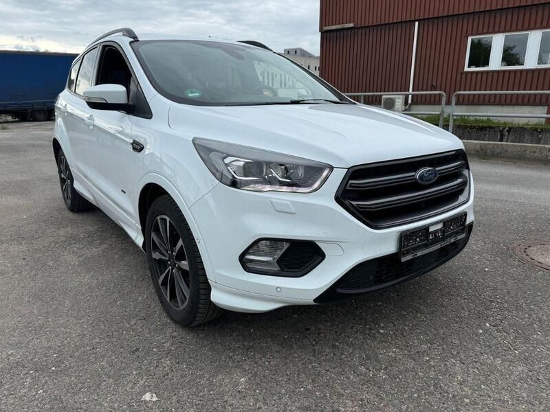 Weiß Gebraucht 2018 Ford Kuga ST-Line SUV | 10.950 € - Bild 1/4