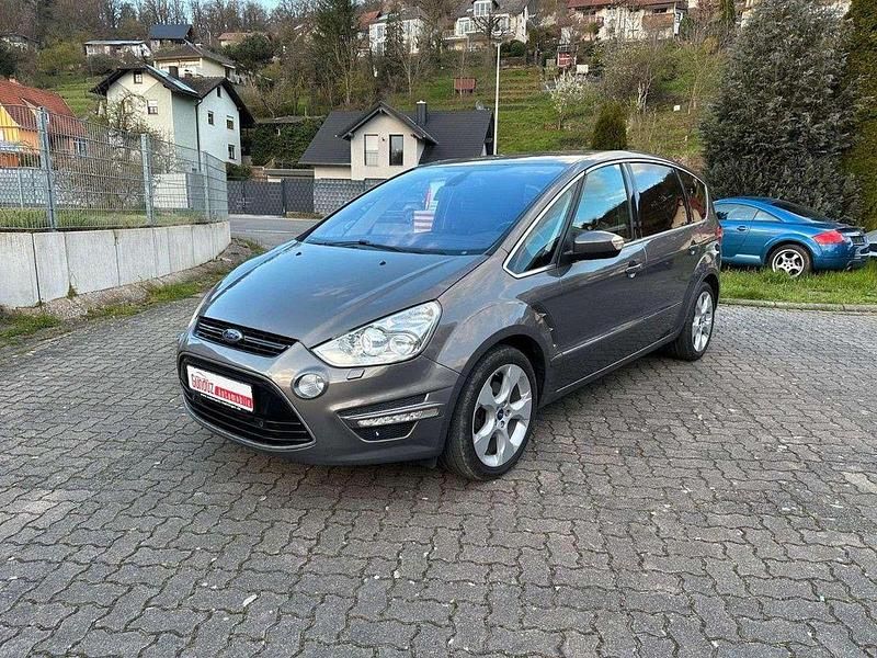 Gebraucht Ford S-MAX Titanium 200 PS (147 kW) 2012 Braun Van / Kleinbus