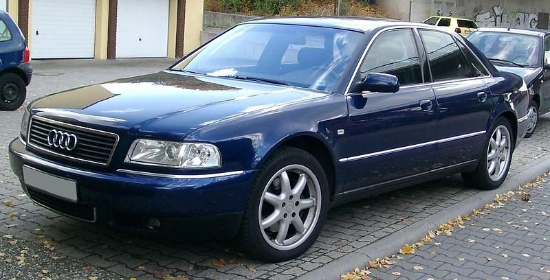 Blau Gebraucht 2000 Audi A8 Limousine | 9.900 € - Bild 1/4