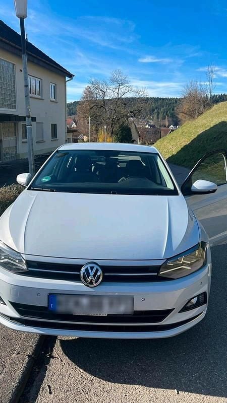 Weiß Gebraucht 2020 VW Polo Kleinwagen | 13.000 € (Guter Preis) - Bild 1/4