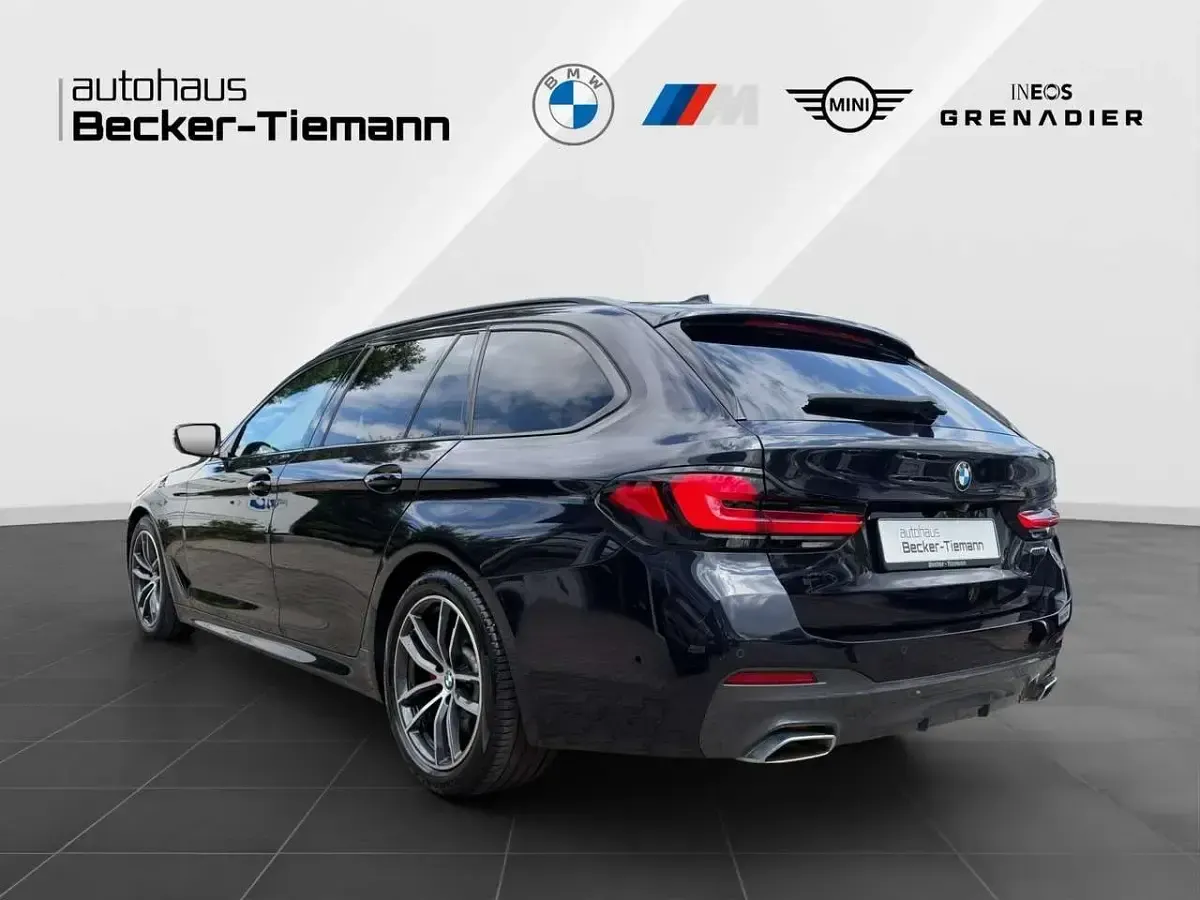 Gebraucht BMW 530 M Sport 286 PS (210 kW) 2022 Schwarz Kombi