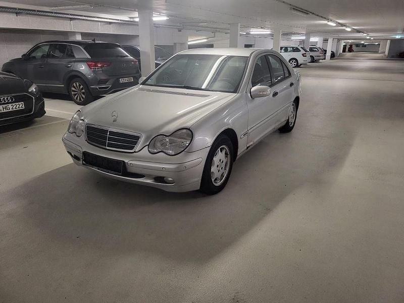 Gebraucht Mercedes C220 Classic 143 PS (105 kW) 2000 Silber Limousine