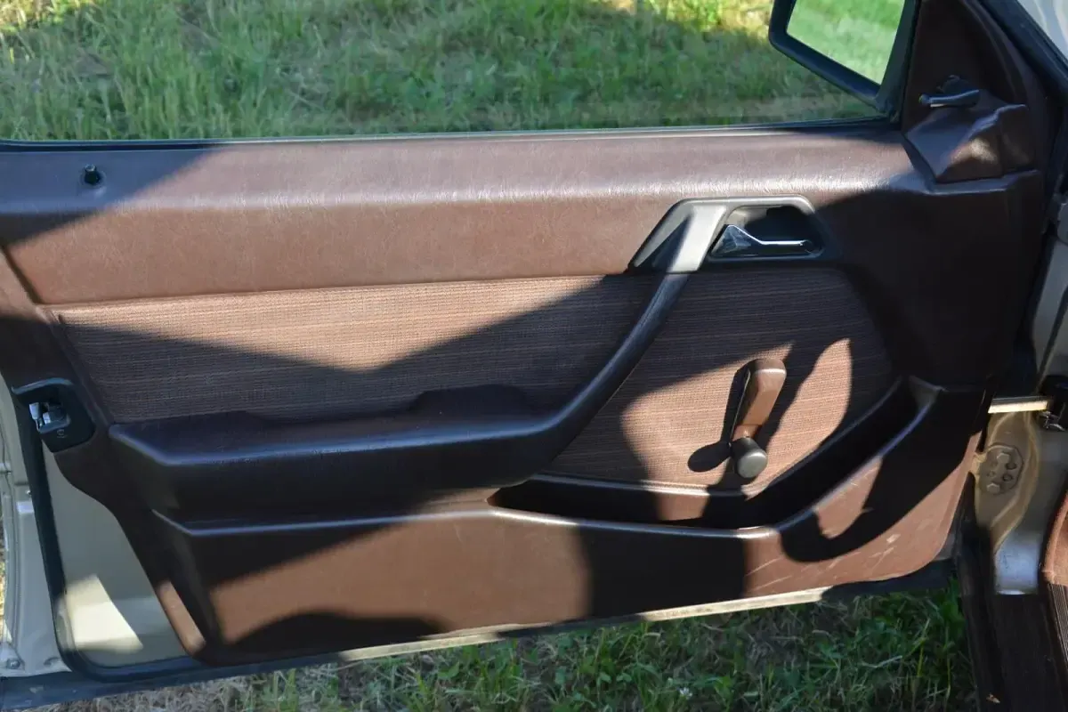 Gebraucht Mercedes 200 105 PS (77 kW) 1989 Gold Limousine