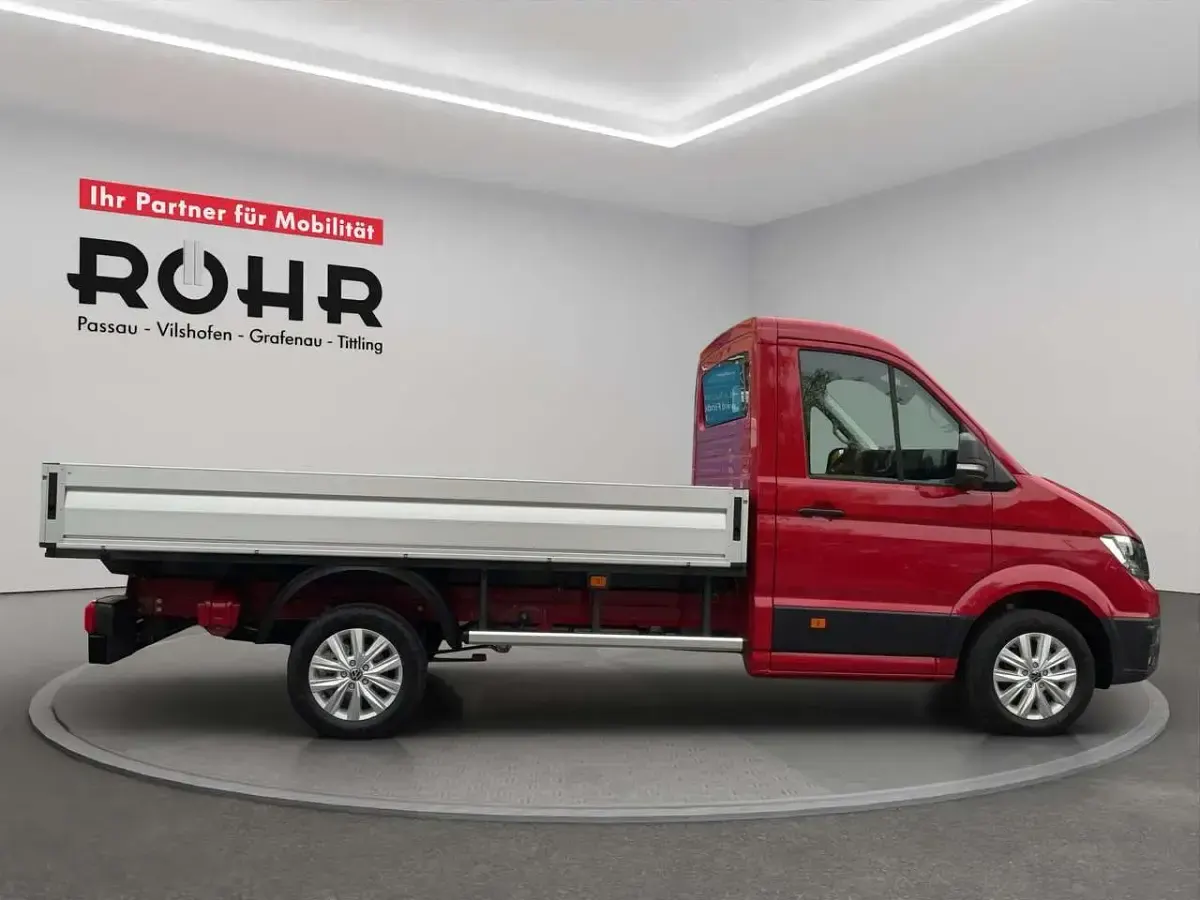 Gebraucht VW Crafter 140 PS (102 kW) 2024 Kirschrot Van
