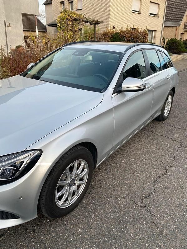 Gebraucht Mercedes 220 170 PS (125 kW) 2015 Silber Kombi