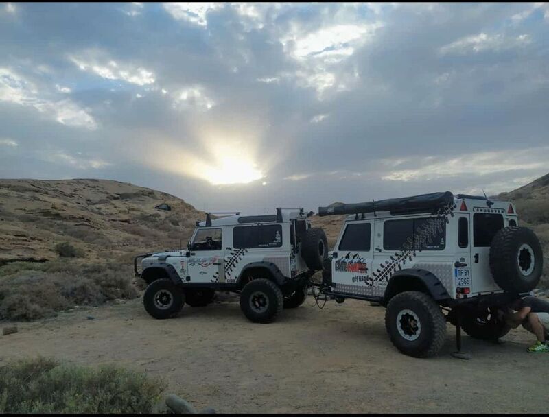 Weiß Gebraucht 1999 Land Rover Defender SUV | 35.700 € - Bild 1/4