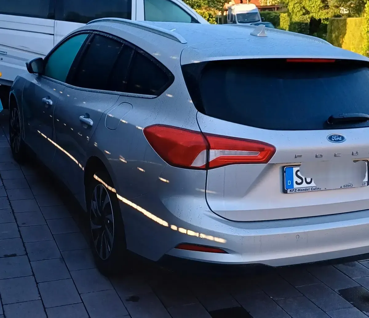 Gebraucht Ford Focus 120 PS (88 kW) 2019 Silber Kombi