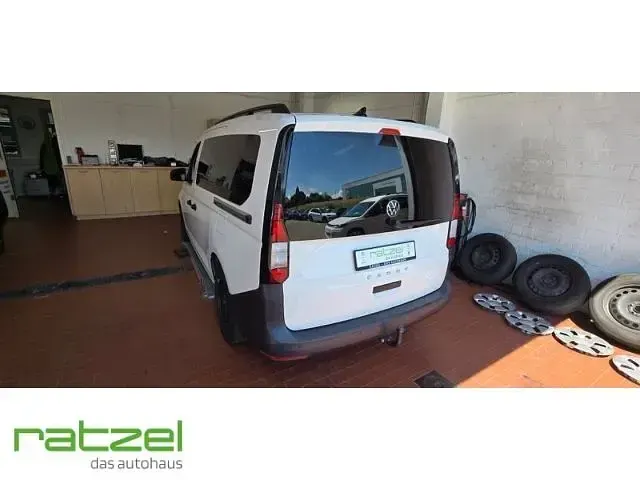 Gebraucht VW Caddy Maxi Life 114 PS (83 kW) 2022 Weiß Van / Kleinbus
