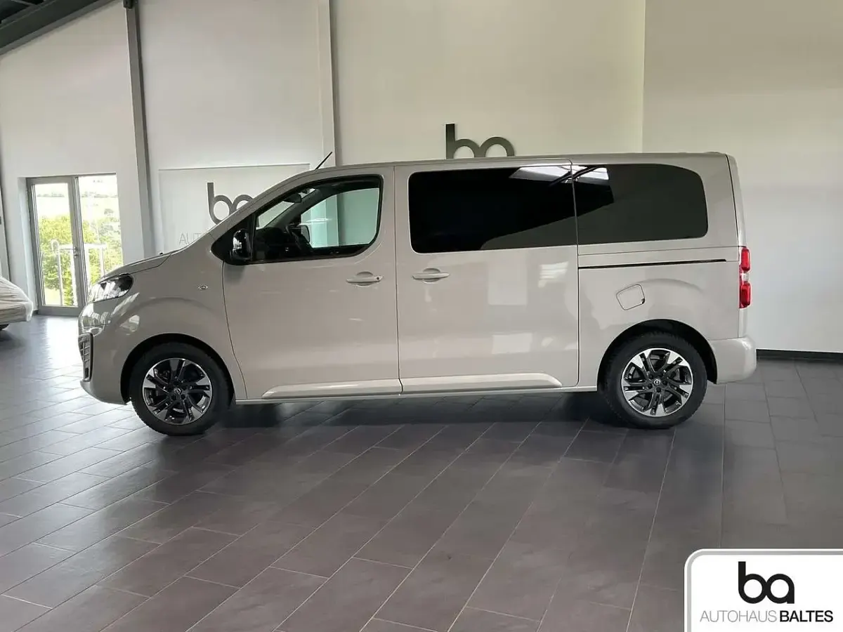 Gebraucht Opel Zafira Life Edition 177 PS (130 kW) 2022 Sand grau met. Van / Kleinbus
