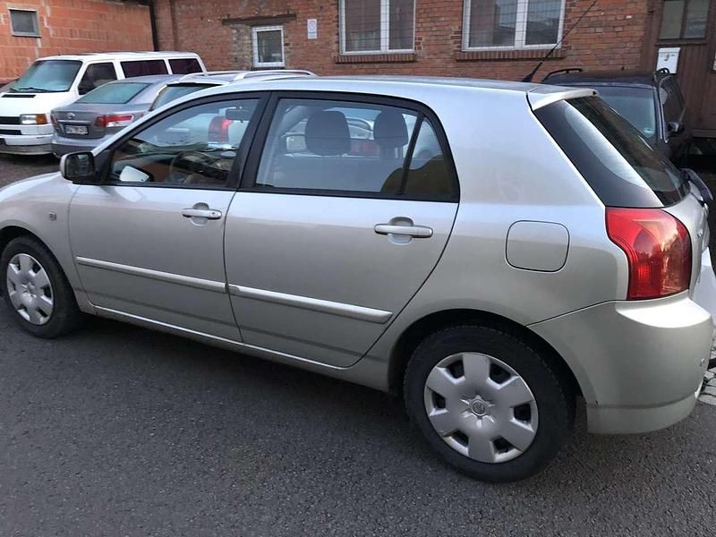 Gebraucht Toyota Corolla Edition 90 PS (66 kW) 2006 Silber Limousine