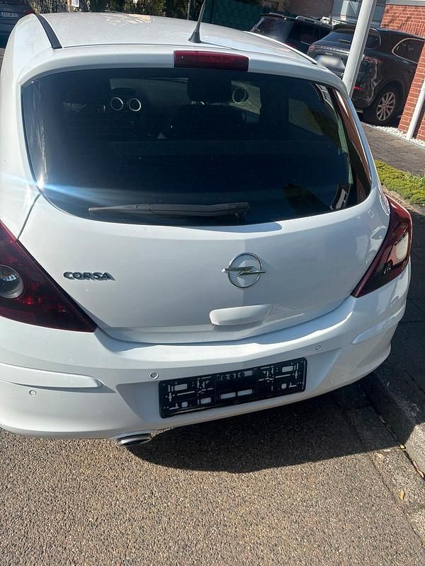 Gebraucht Opel Corsa 101 PS (74 kW) 2010 Weiß Kleinwagen