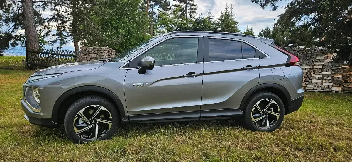 Usado Mitsubishi Eclipse Cross Plus 188 CV (138 kW) 2022 Gris SUV