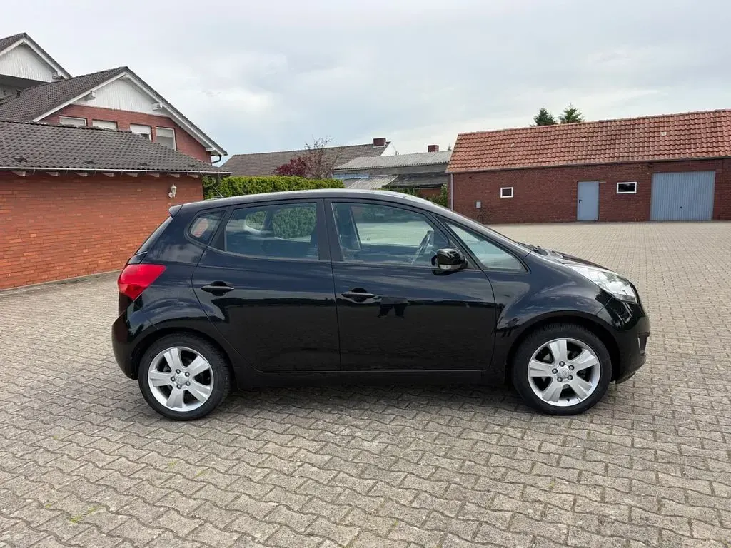 Gebraucht Kia Venga Spirit 90 PS (66 kW) 2012 Schwarz Kleinwagen
