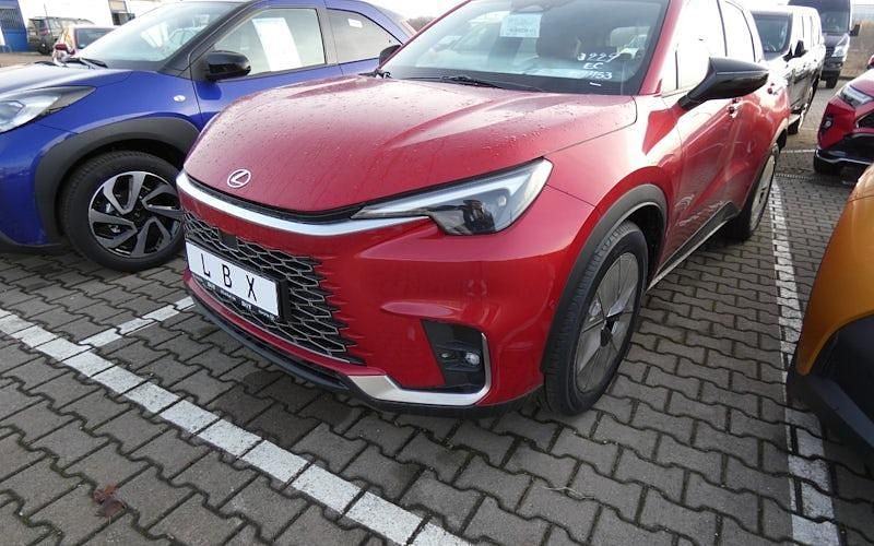 Neu Lexus LBX 136 PS (100 kW) 2026 Rot SUV