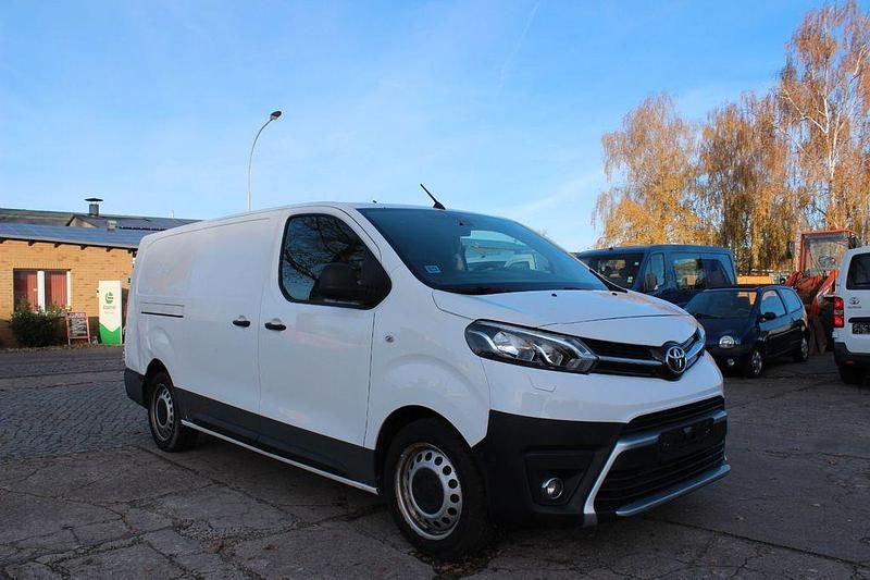 Gebraucht Toyota Proace 122 PS (89 kW) 2019 Weiß Van / Kleinbus