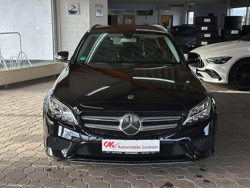 Gebraucht Mercedes C200 Avantgarde 160 PS (117 kW) 2020 Ung. schwarz  unilack Kombi